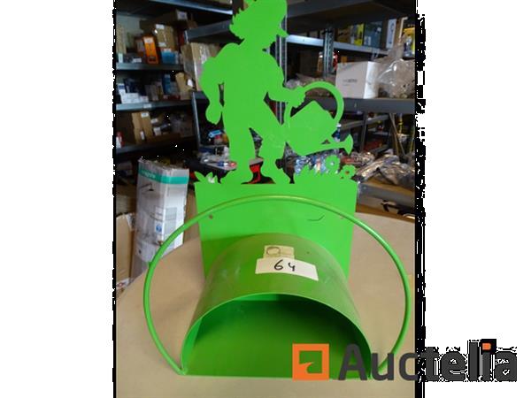 Grote foto opbergruimte voor decoratieve metalen slangen doe het zelf en verbouw gereedschappen en machines