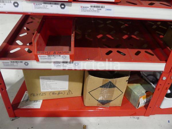 Grote foto inhoud van 2 planken schroeven bouten doe het zelf en verbouw onderdelen en accessoires