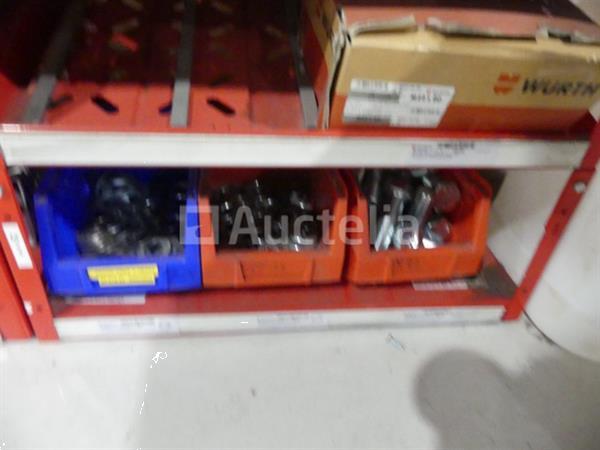 Grote foto inhoud van 2 planken schroeven bouten doe het zelf en verbouw onderdelen en accessoires