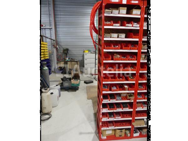 Grote foto inhoud van 2 planken schroeven bouten doe het zelf en verbouw onderdelen en accessoires