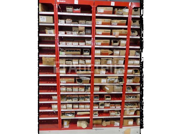 Grote foto inhoud van 2 planken schroeven bouten doe het zelf en verbouw onderdelen en accessoires