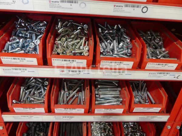 Grote foto inhoud van 2 planken schroeven bouten doe het zelf en verbouw onderdelen en accessoires