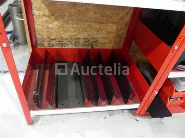 Grote foto inhoud van 2 planken doe het zelf en verbouw onderdelen en accessoires