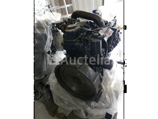 Grote foto kubota v3300 t aardgasmotor agrarisch tractor onderdelen