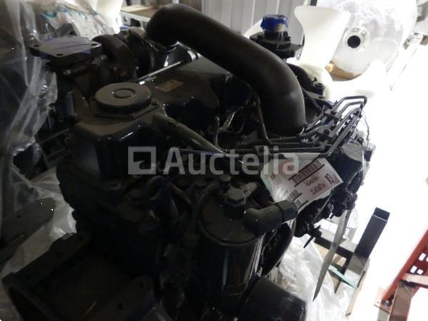 Grote foto kubota v3300 t aardgasmotor agrarisch tractor onderdelen