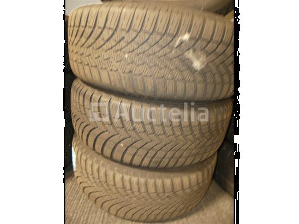 Grote foto 4 winterbanden op plaatstalen velgen bridgestone blizzak lm005 205 55 r16 agrarisch wielen