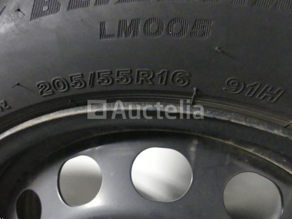 Grote foto 4 winterbanden op plaatstalen velgen bridgestone blizzak lm005 205 55 r16 agrarisch wielen