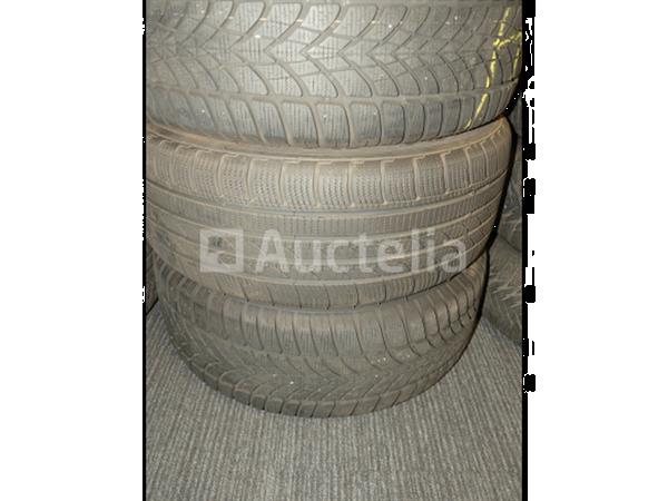 Grote foto 4 winterbanden op dunlop trocmoh aluminium velgen agrarisch wielen