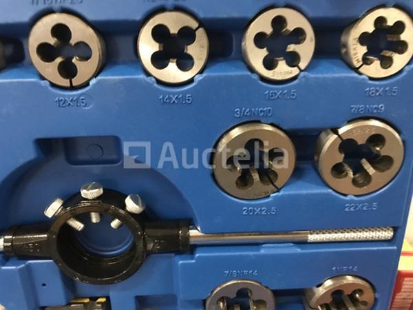 Grote foto tap en snij set 45 delig metrisch tungsten staal doe het zelf en verbouw gereedschappen en machines