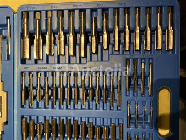 Grote foto tap en snij set 110 delig metrisch tungsten staal doe het zelf en verbouw gereedschappen en machines