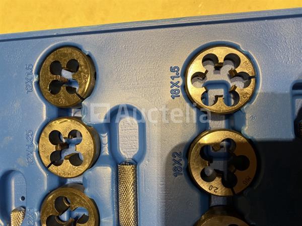 Grote foto tap en snij set 110 delig metrisch tungsten staal doe het zelf en verbouw gereedschappen en machines