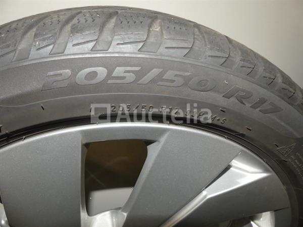 Grote foto 4 winterbanden op aluminium velgen pirelli sottozero3 205 50 r17 agrarisch wielen