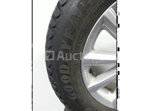Grote foto 4 spijkerbanden op goodyear ultragrip icearctic aluminium velgen 195 65 r15 agrarisch wielen