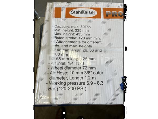 Grote foto pneumatische garagekrik 30 ton stahlkaiser doe het zelf en verbouw gereedschappen en machines