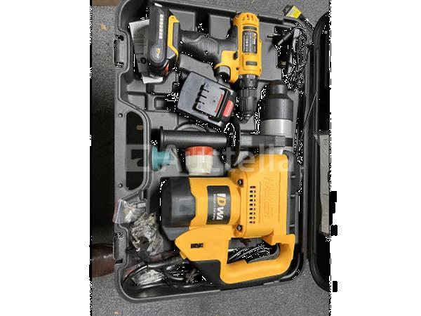 Grote foto boorhamer en accu schroevendraaier in koffer doe het zelf en verbouw gereedschappen en machines