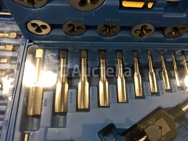 Grote foto tap en snij set 45 delig metrisch tungsten staal doe het zelf en verbouw gereedschappen en machines