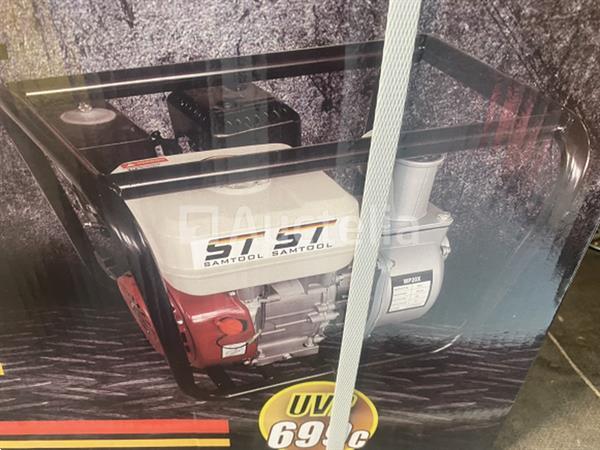 Grote foto benzine waterpomp 4 takt doe het zelf en verbouw gereedschappen en machines