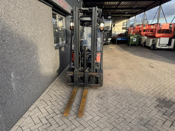 Grote foto linde h18t 01 triplo 500 freelift sideshift lpg 2012 agrarisch heftrucks