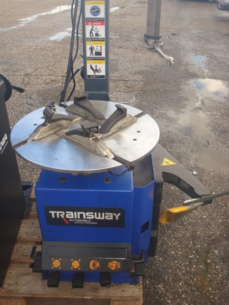 Grote foto banden de montage apparaat en balanceer machine auto diversen gereedschap