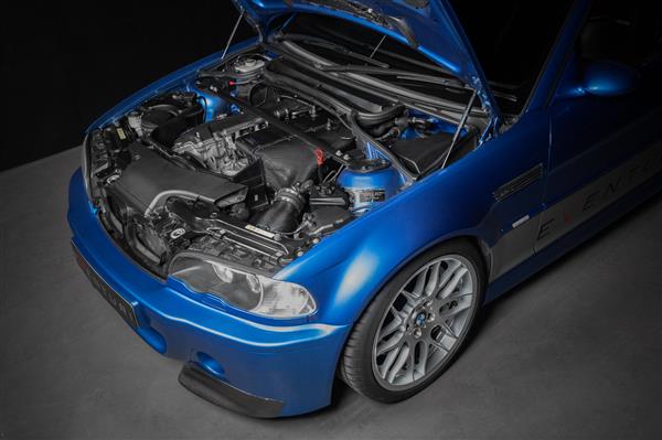 Grote foto dit betreft een bmw e46 m3 eventuri carbon csl hybrid intake systeem auto onderdelen tuning en styling