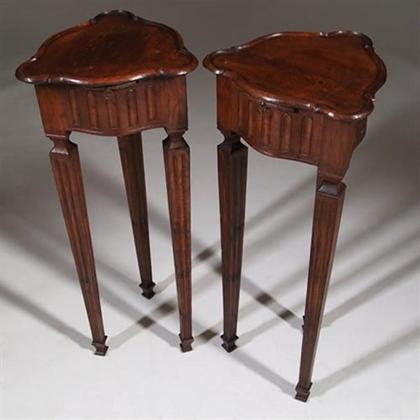 Grote foto stel van 2 luikse pedestals met uittrekbaar blaadje voor een kandelaar ca 1850 no.342045 antiek en kunst overige in antiek gebruiksvoorwerpen