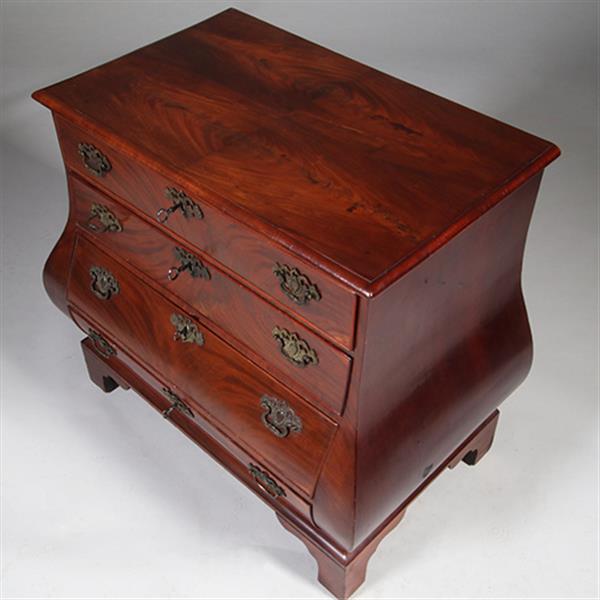 Grote foto kleine haagse commode in mahonie 3 zijdig gebogen met 4 laden no.342015 antiek en kunst stoelen en banken