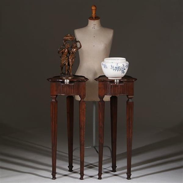 Grote foto stel van 2 luikse pedestals met uittrekbaar blaadje voor een kandelaar ca 1850 no.342045 antiek en kunst overige in antiek gebruiksvoorwerpen