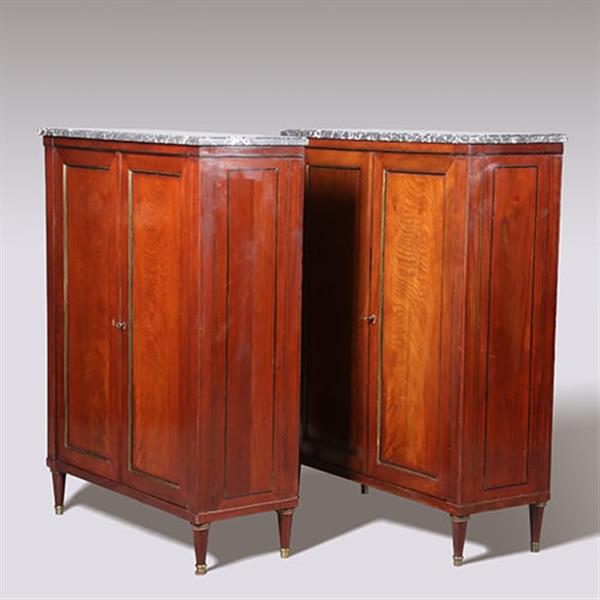 Grote foto stel van 2 identieke 2 deurskasten met marmeren blad frankrijk ca 1830 no.342050 antiek en kunst stoelen en banken