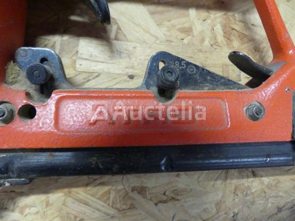 Grote foto pneumatische nietmachine en spijkermachine doe het zelf en verbouw gereedschappen en machines