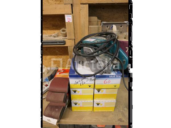Grote foto makita 9402 bandschuurmachine doe het zelf en verbouw ijzerwaren en bevestigingsmiddelen