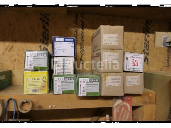 Grote foto diverse schroeven doe het zelf en verbouw onderdelen en accessoires