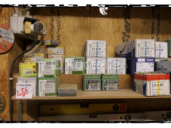 Grote foto diverse schroeven doe het zelf en verbouw onderdelen en accessoires