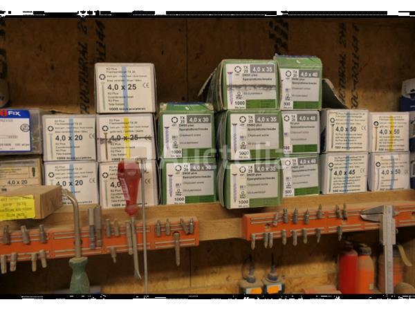 Grote foto diverse schroeven doe het zelf en verbouw onderdelen en accessoires