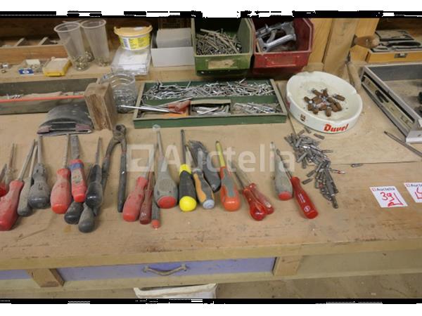 Grote foto diverse handgereedschappen doe het zelf en verbouw gereedschappen en machines