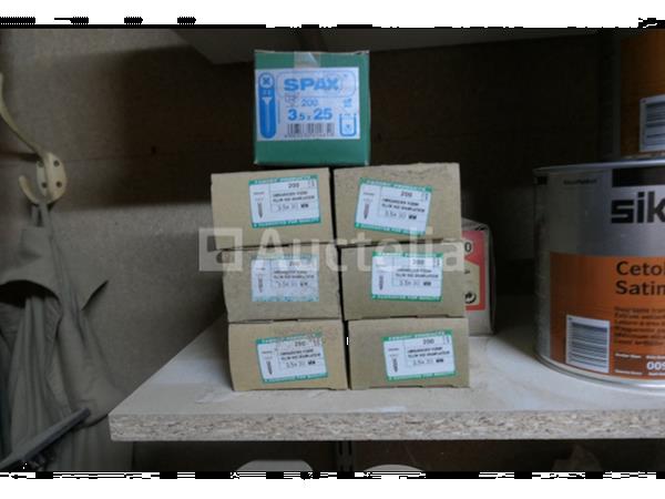 Grote foto inhoud van de planken doe het zelf en verbouw gereedschappen en machines