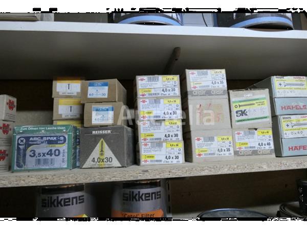 Grote foto inhoud van de planken doe het zelf en verbouw gereedschappen en machines