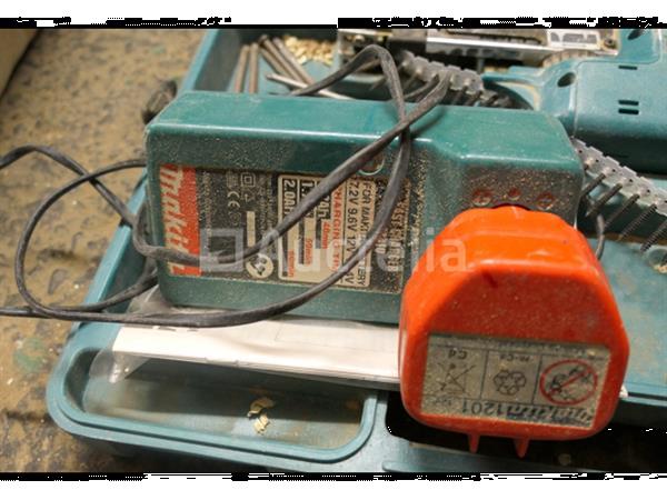 Grote foto gyproc schroevendraaier op batterijen makita 6831d doe het zelf en verbouw gereedschappen en machines