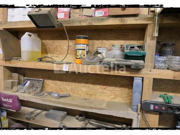 Grote foto inhoud van de plank doe het zelf en verbouw onderdelen en accessoires