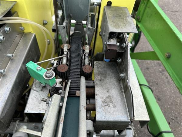 Grote foto hortech due automatic folieplantmachine 4 rijen agrarisch zaaimachines