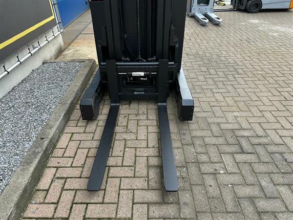 Grote foto vs 22457 reachtruck bt rrm14 freelift 6300mm sideshift doe het zelf en verbouw hefwerktuigen