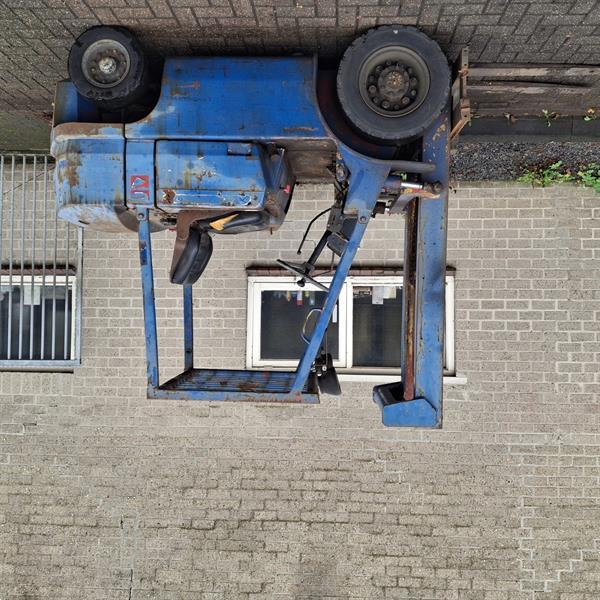 Grote foto mitsubishi fd25 diesel heftruck freelift agrarisch heftrucks