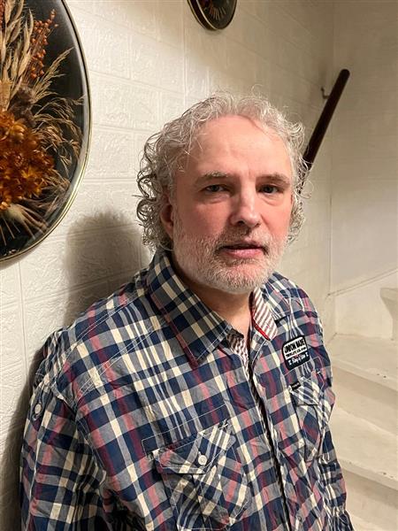 Grote foto zoek een echte eenzame man contacten en berichten man zoekt man