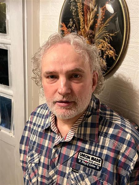 Grote foto zoek een echte eenzame man contacten en berichten man zoekt man