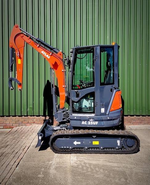 Grote foto atlas ac25uf minikraan binnendraaier doe het zelf en verbouw kranen en graafmachines