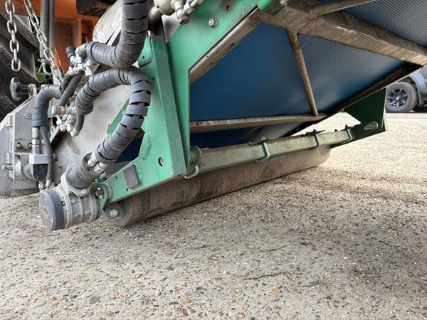 Grote foto ortomec bladgroente oogstmachine agrarisch oogstmachines