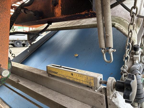 Grote foto ortomec bladgroente oogstmachine agrarisch oogstmachines