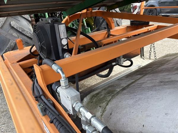 Grote foto ortomec bladgroente oogstmachine agrarisch oogstmachines