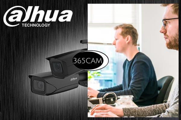 Grote foto bewakingscamera op monitor set audio tv en foto videobewakingsapparatuur