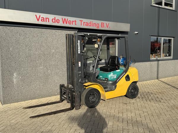 Grote foto komatsu fg25ht 16r triplo 470 freelift sideshift vorkversteller lpg 2008 agrarisch heftrucks