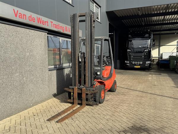 Grote foto linde h25d 02 triplo 640 freelift sideshift 4e functie diesel 1995 agrarisch heftrucks